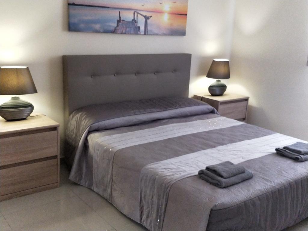 Sunstone Court Appartement St. Paul's Bay Buitenkant foto