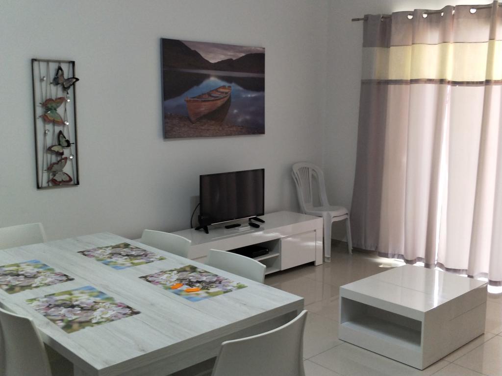 Sunstone Court Appartement St. Paul's Bay Buitenkant foto