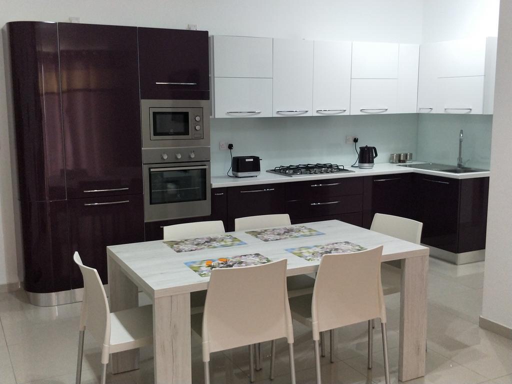 Sunstone Court Appartement St. Paul's Bay Buitenkant foto