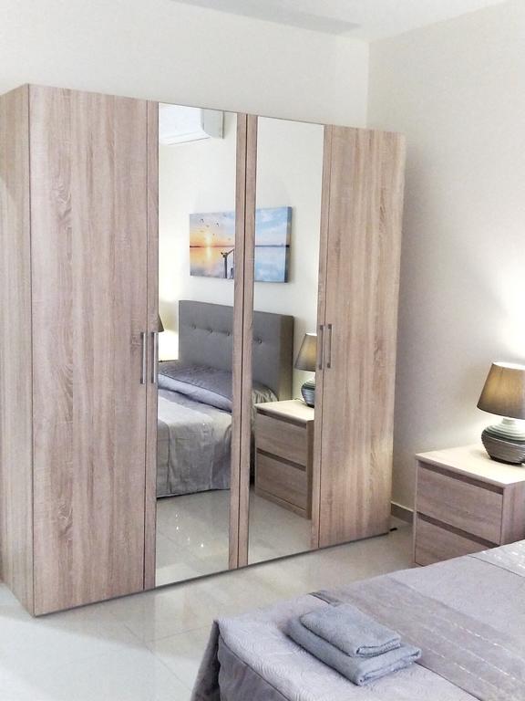 Sunstone Court Appartement St. Paul's Bay Buitenkant foto