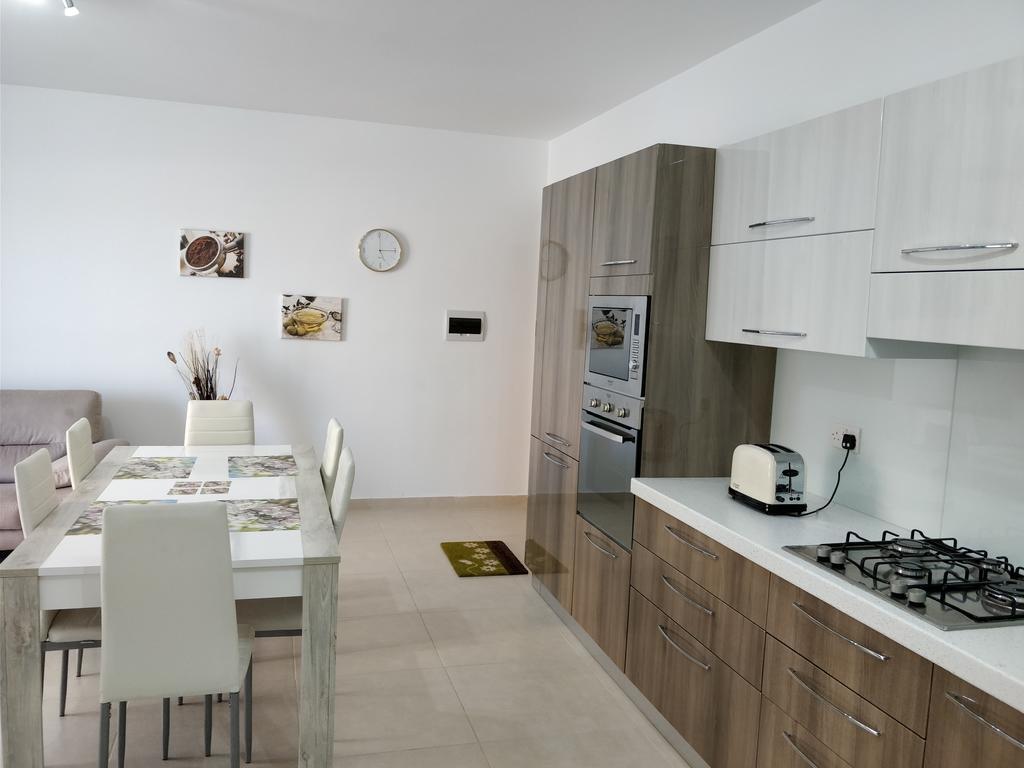 Sunstone Court Appartement St. Paul's Bay Buitenkant foto